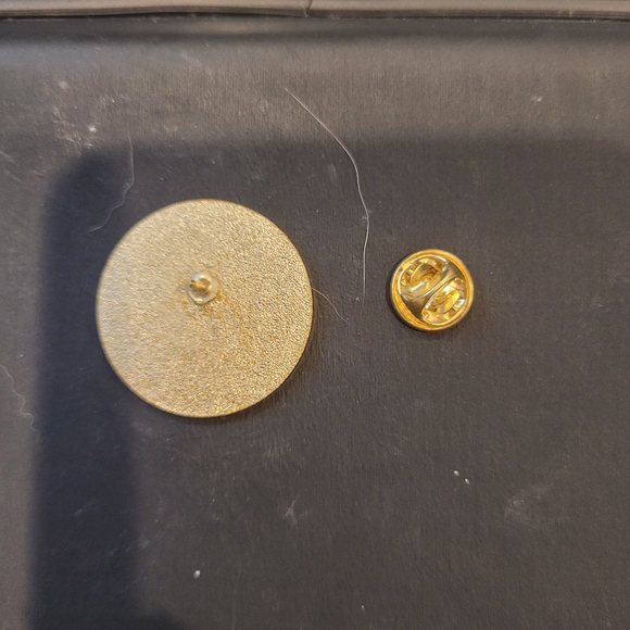 🆕️5/$28 Save the Ocean Whale Pin - Picture 3 of 4